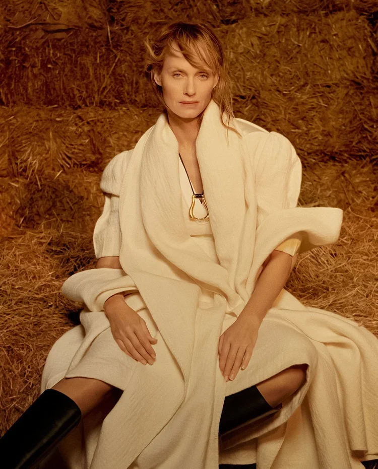 Amber Valletta Model Archives @ AOC — Anne of Carversville